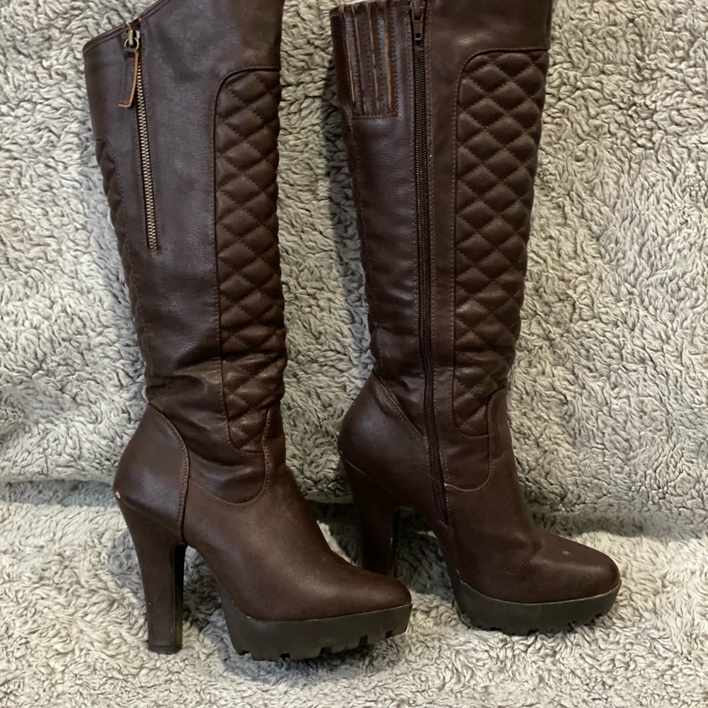Quilted tall boots - brown